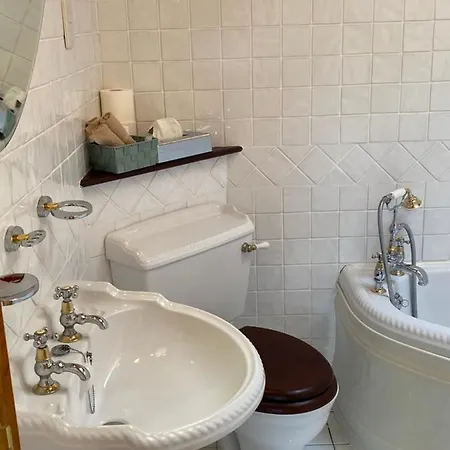 Atlantic Lodge Guest house *